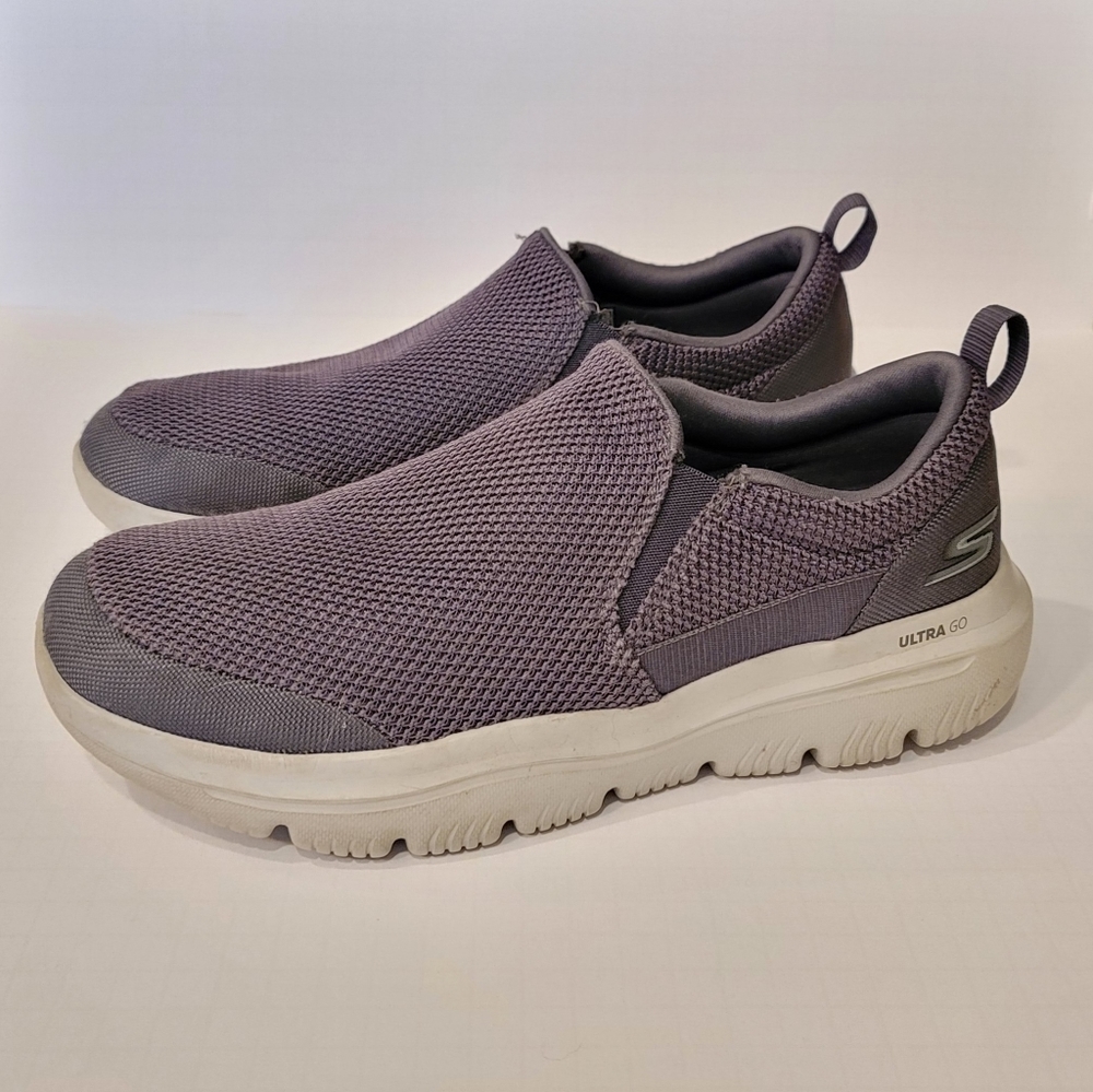 Skechers Men's Go Walk Evolution Ultra Go - Walking Shoe
